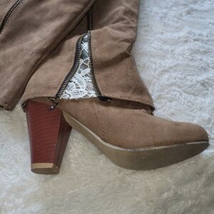 Elegant Tan Heeled Boots for Women